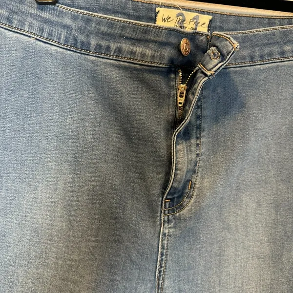 Free People Women's Size 31 Youthquake Crop Flare‎ Jeans Medium Wash - Image 13