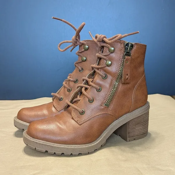 Zodiac Gaige Lace Up Lug Sole Combat Boots Cognac Brown Tan Womens 6 Booties - Image 2