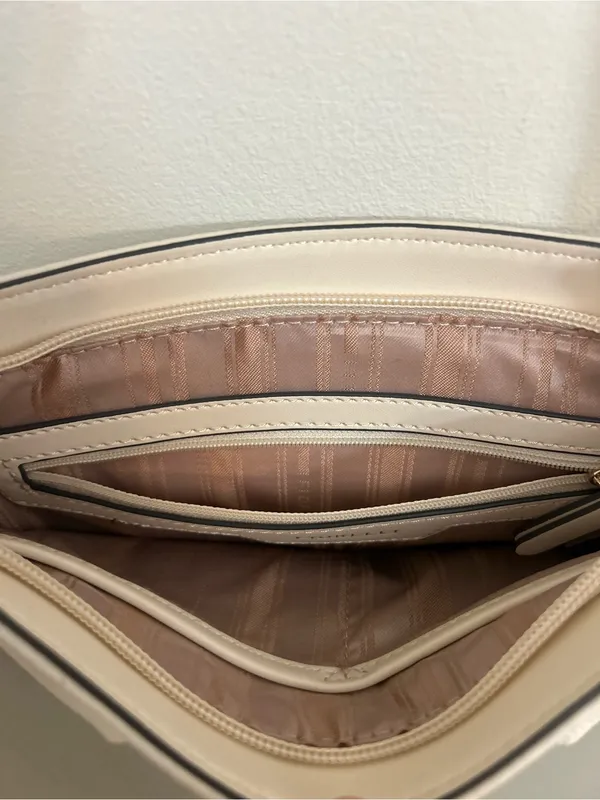 NWT Fiorelli Anna Soft White Cream Textured Pebbled Faux Leather Crossbody Bag - Image 10