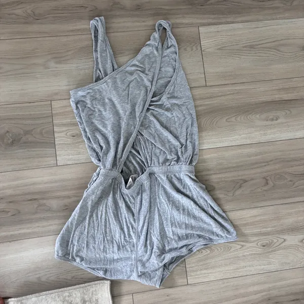 JoyLab Womens Heather Gray Modal Crossover Open Back Sleeveless Romper Small - Image 2