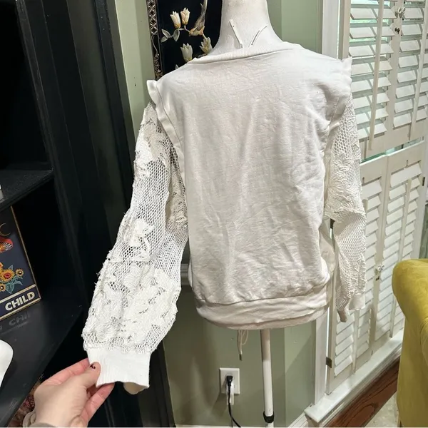 Anthropologie White Embroidered Cutwork Sweatshirt – Size XS (Oversized Fit) - Image 6