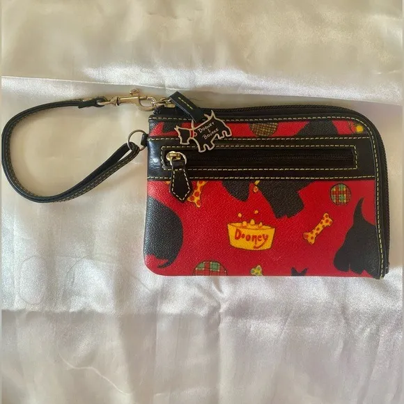RARE Dooney & Bourke Limited Edition Scottie Dog Zip Around Wallet - Image 2
