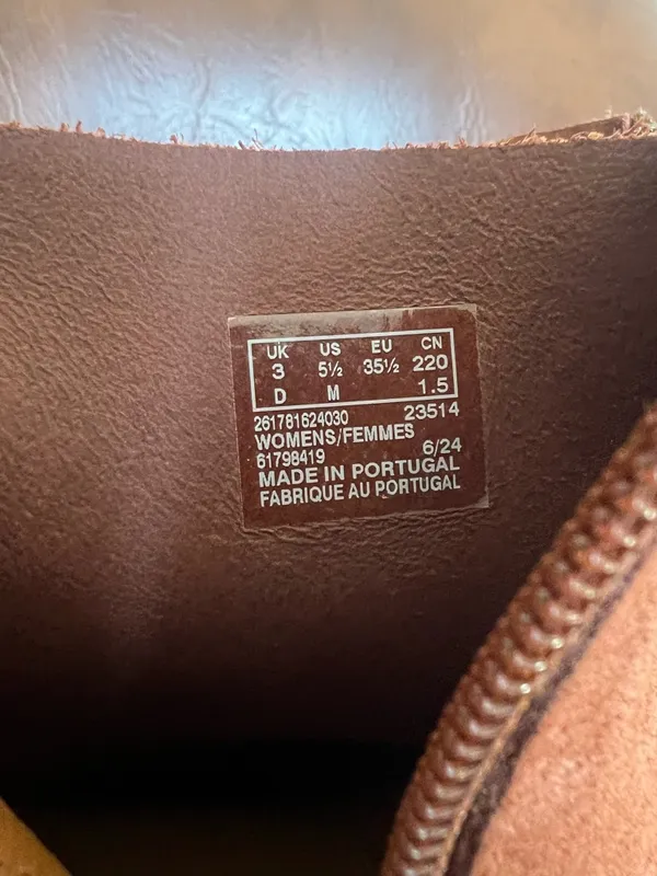 Clarks Originals Trek Wedge Boots in a brown suede size 5.5 zipper - Image 5
