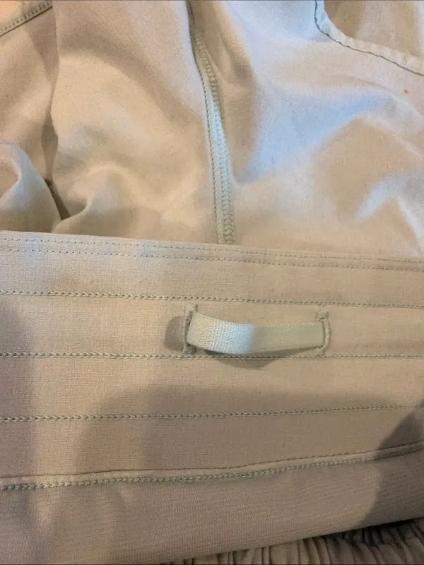 Lululemon Hotty Hot Shorts Low Rise 2.5” Mint Green Size 0 - Image 5