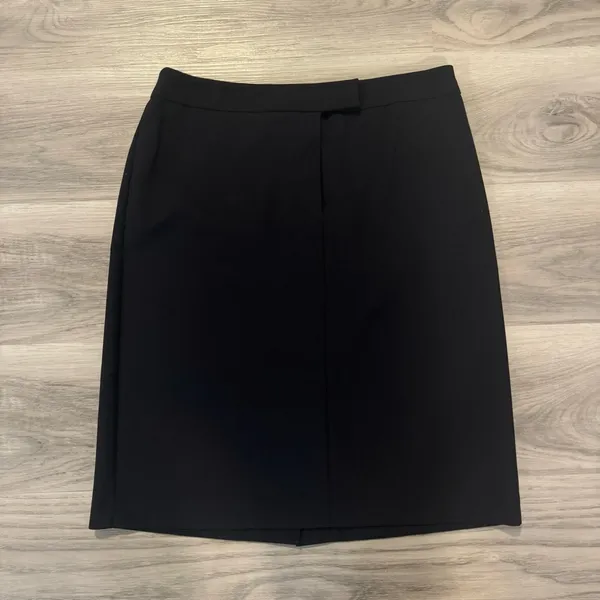 David Warren Size 6 Skirt Suit. 2-button Blazer - Image 2