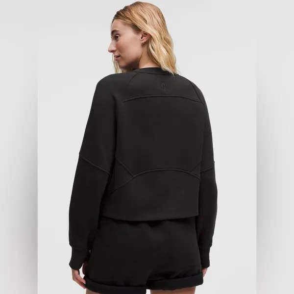 NWT Lululemon Scuba Oversized Pullover Crewneck Sweater Wordmark Black Size M/L - Image 2