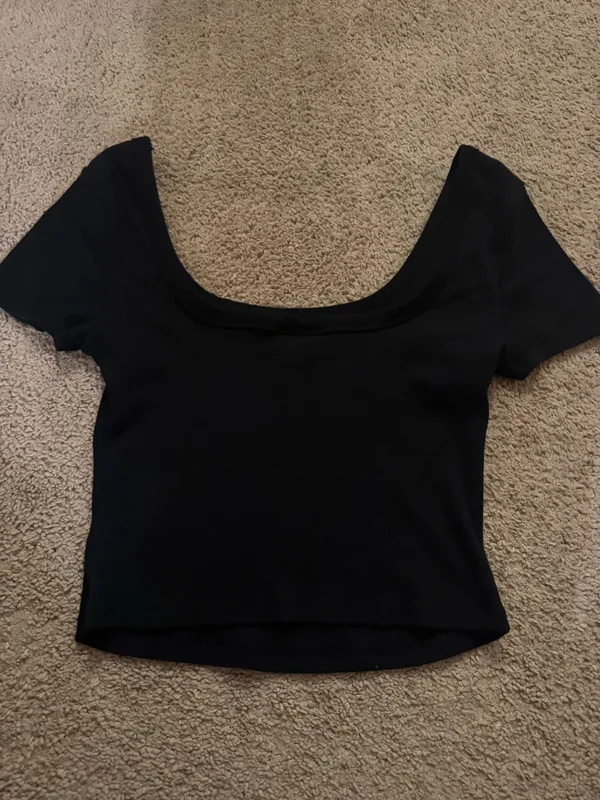 Universal Threads Ribbed Black Crop Top Scoop Neck - Image 3