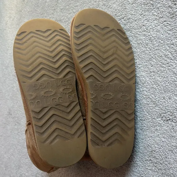 UGG Classic short. Chestnut. Size 8 - Image 6