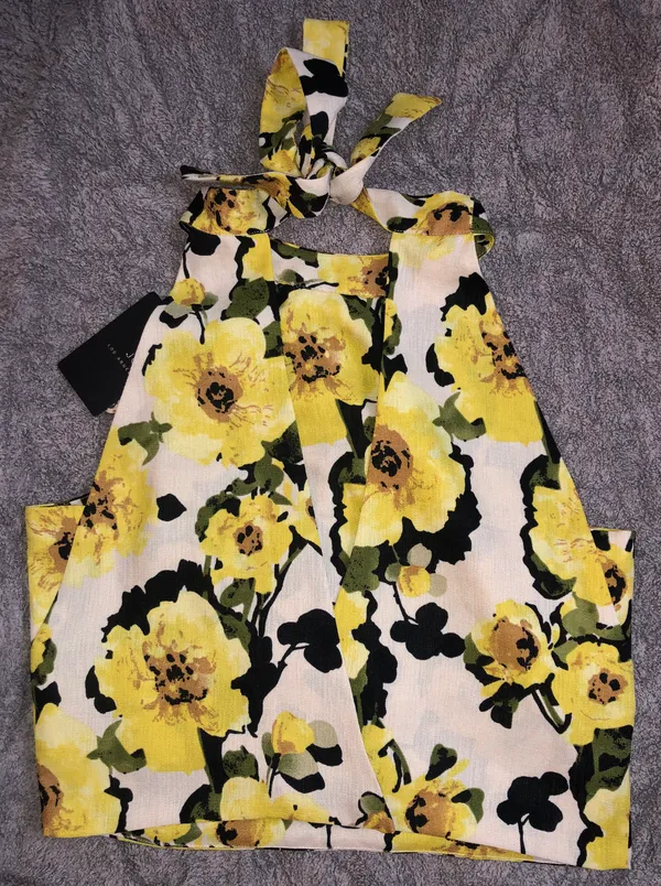 NWT J.O.A Floral Cropped Blouse - Medium - Image 2
