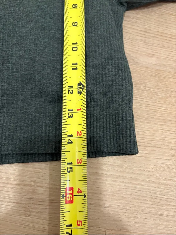 Lululemon Ribbed Long Sleeve Cropped Size 6 - Image 6