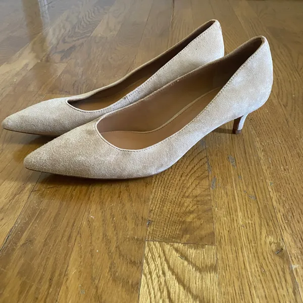 J.McLaughlin Kitten Heel Pump Women 8 Beige Suede Point Toe Leather Quiet Luxury - Image 2