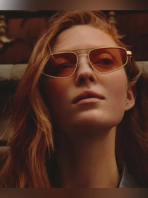 Quay “ Pit Stop” Sunglasses Brushed Gold Frame / Honey Lens - Image 4