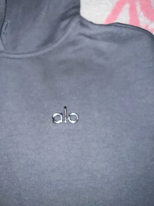 Alo Yoga SZ XS - Image 3