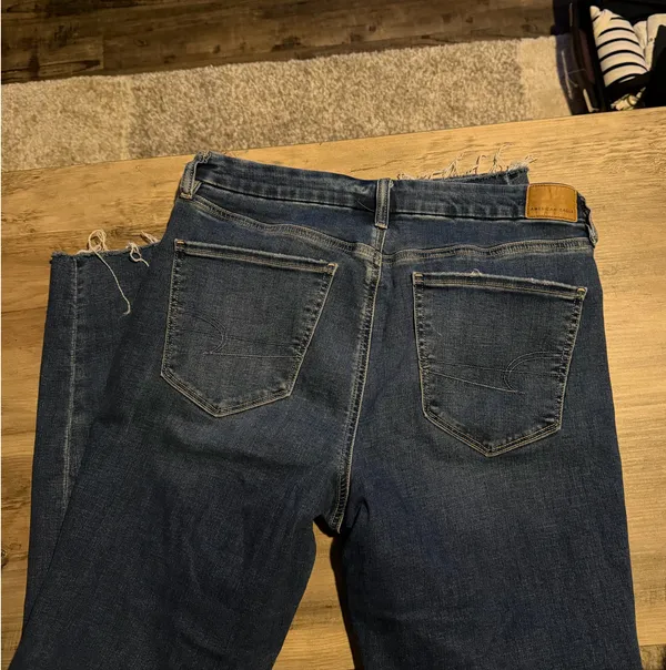 American Eagle Jeans - Image 3