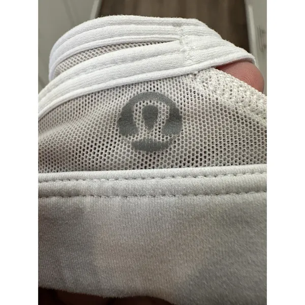 Lululemon Size 2 Womens White Lined Wireless Pull On Racer Back Sports Bra - Image 4