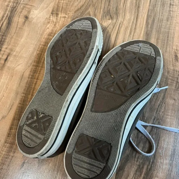 Converse size 7 grey shoes‎ - Image 6