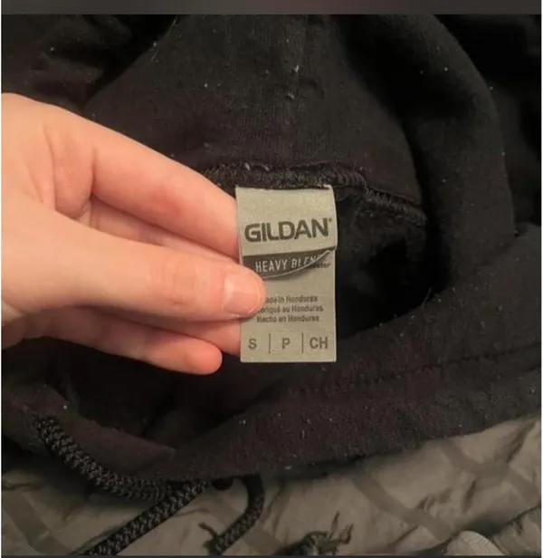 Gildan Hoodie - Image 5