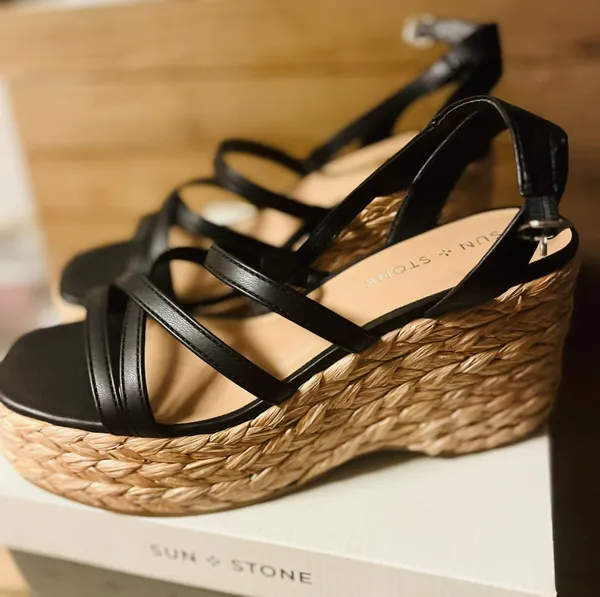 Sun + Stone New with Box Finnickk Strappy Espadrille Wedge Sandals. Size 7.5 - Image 6