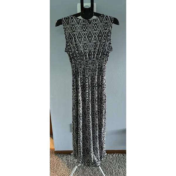 VLD‎ Women's Black And White Geometric Design sleeveless maxi dress size Large - Image 4