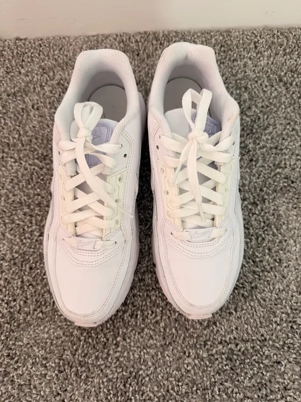 Nike Air Max 270 Shoes - Image 4