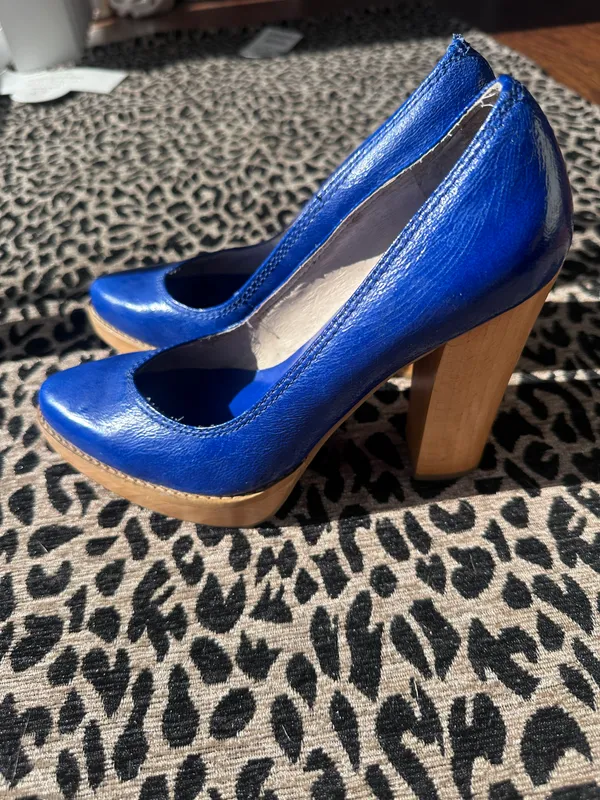 Royal blue Michael Kors platform leather heels  - Image 6