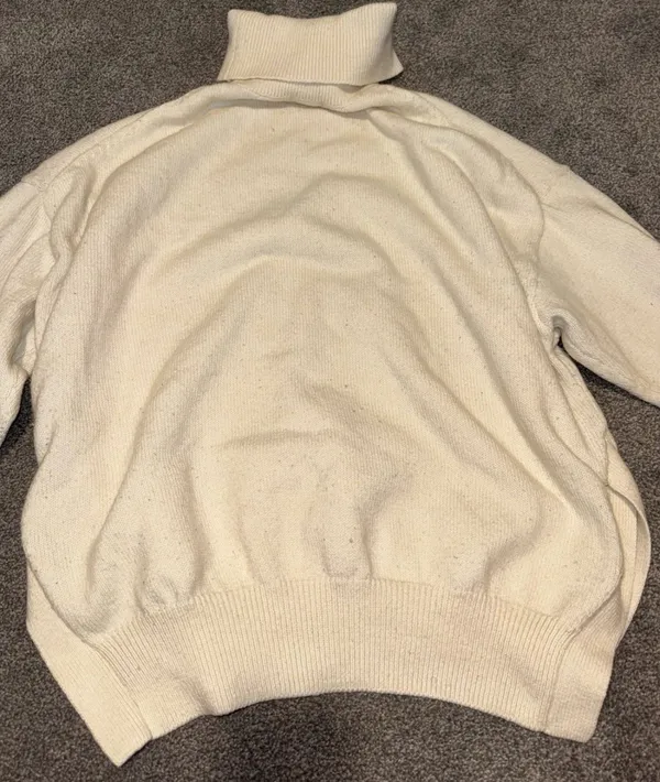 H&M Creme Turtleneck Sweater - Image 4