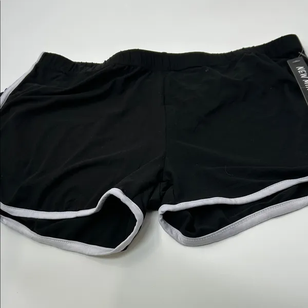 New Mix Black and White Women's Athletic Shorts - Image 7
