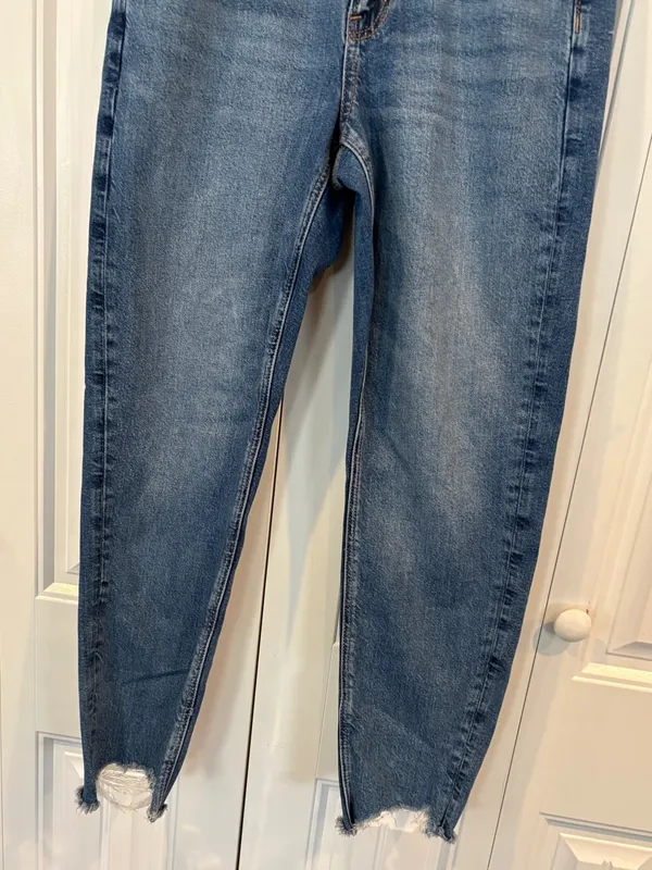 American Eagle mom jeans size 6 - Image 4