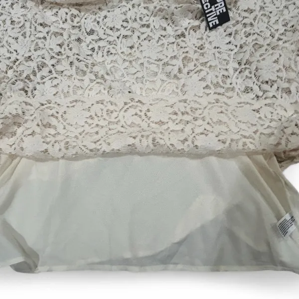 🌹Future Collective Short Sleeve Crochet Lace T-Shirt Size 2XL - Image 5