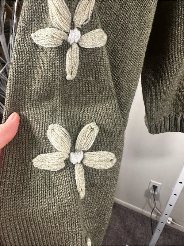 N288. Jessica Simpson Olive Green Cropped Knit Sweater with Floral Sleeve Detail - Image 3