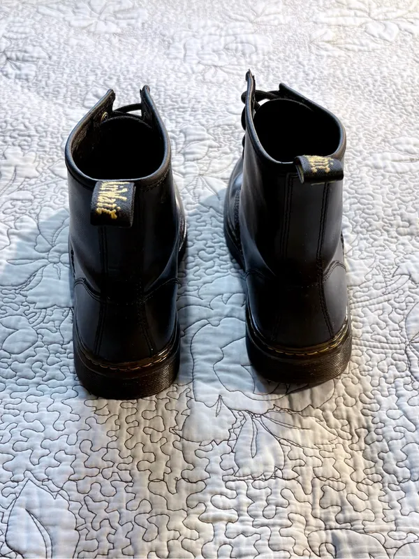 💥Dr. Martens Zavala Black Leather 8-Eye Lace Up Combat Boots Women’s Sz 6❤️ - Image 9