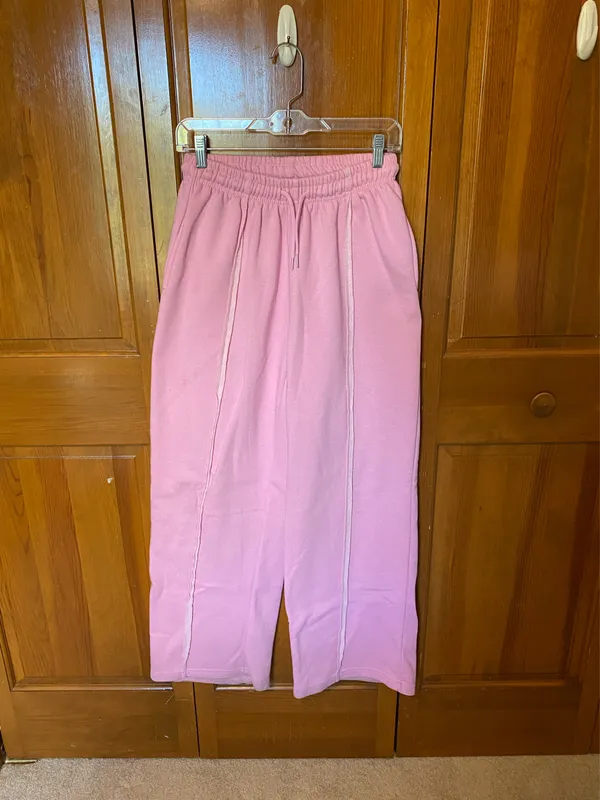 Pretty Little Thing Wide-Leg Sweatpants Pink - Image 2
