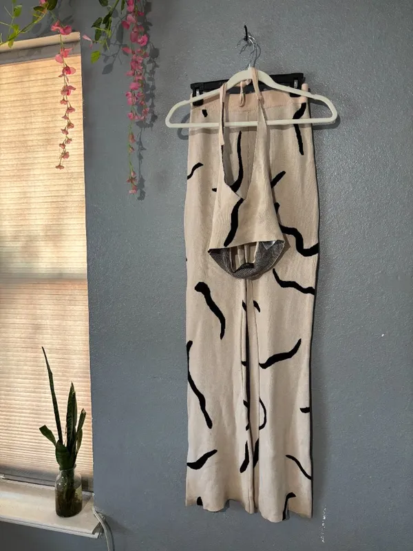White Fox Beige & Black Knit Two-Piece Set • Size Small - Image 6