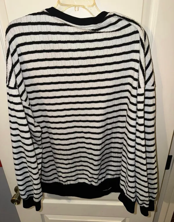 Sweater - Image 3