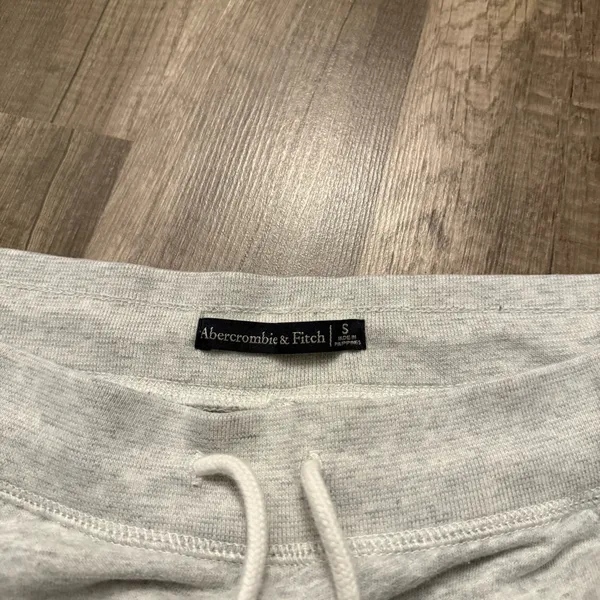 Abercrombie & Fitch Gray Logo Jogger Sweatpants - Image 5