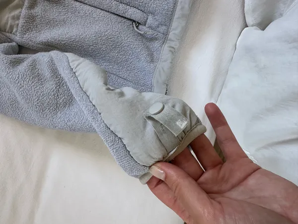 North Face Light Grey Fleece Jacket - Image 3