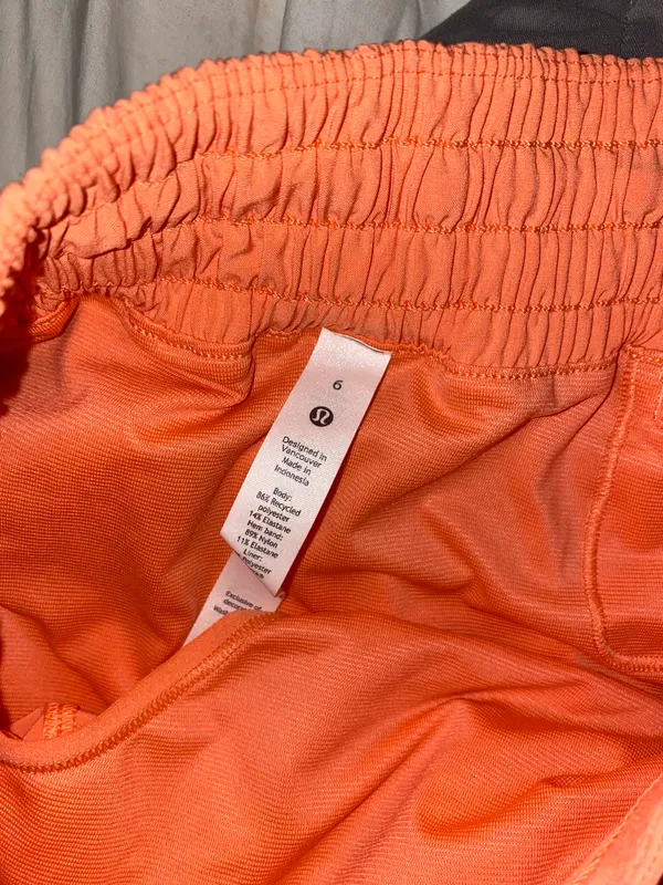 Lululemon Hotty Hot Short High-Rise 2.5” - Image 4