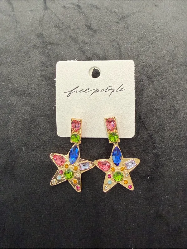 Free people Nancy Ann earrings NWT gold. - Image 3