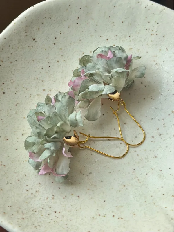 Handmade fairy cute flower unique style dangle earrings💚 - Image 4
