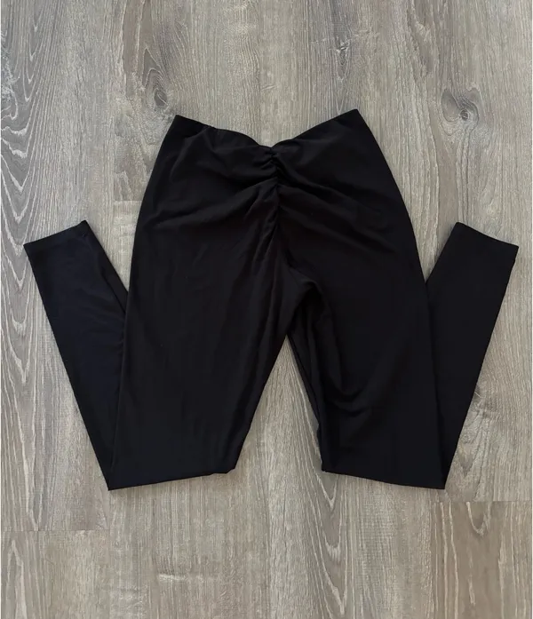 Gymshark Ruche Scrunch Butt Leggings (M) - Image 4