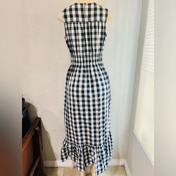 A New Day Women’s Gingham Sleeveless Smocked Waist Dress size small like new - Image 14