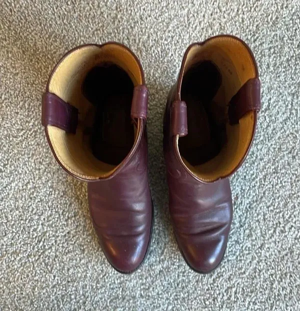 Justin Boots Burgundy ladies L3068 size 5C - Image 4