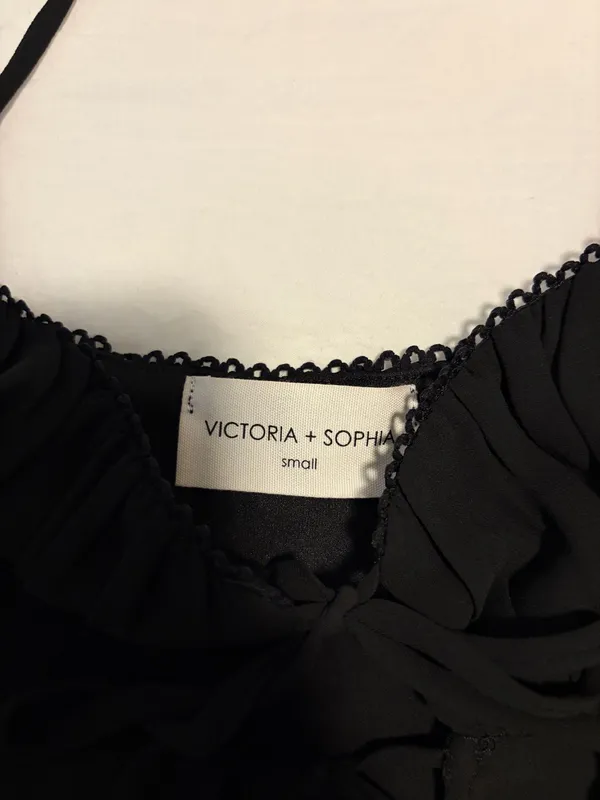 Victoria + Sophia black strappy tie-front tank - Image 3