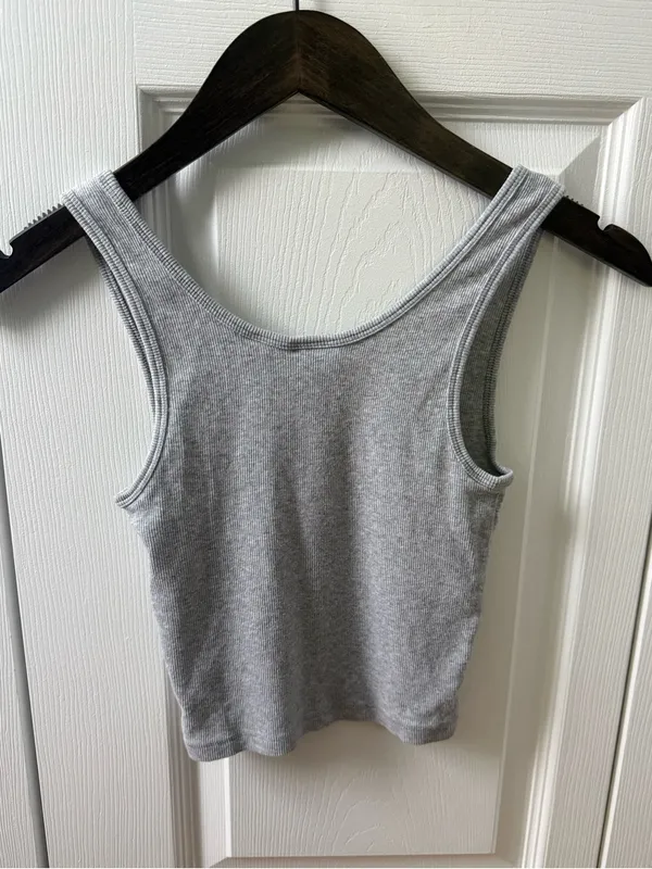 Aritzia Tna Homestretch Scoop Neck Waist Tank in Light Heather Gray - Image 3