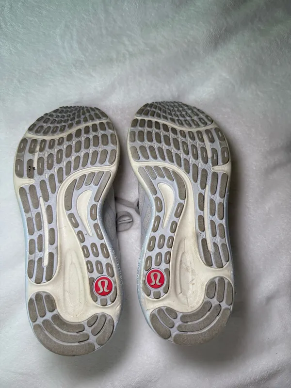 Lululemon Sneakers Running - Image 5