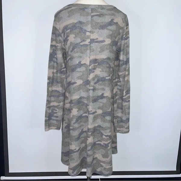 RAE MODE Green Camo Super Soft Long Sleeve V-Neck Swing Dress Small NWT - Image 6