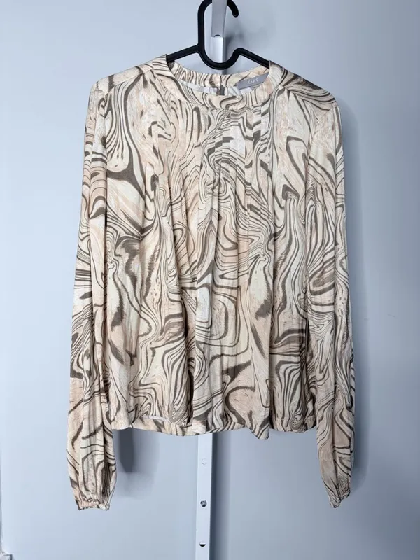 TART Collections Maya Top Cream Tan Marble Moire Print Blouse NWT M - Image 2
