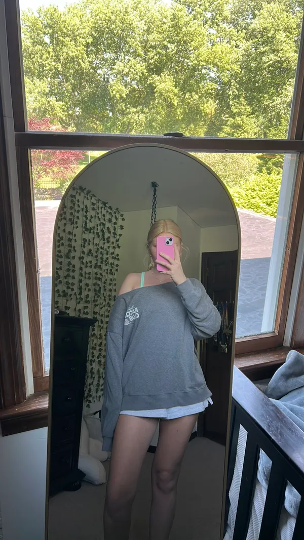 Hollister off the shoulder oversized crewneck - Image 5