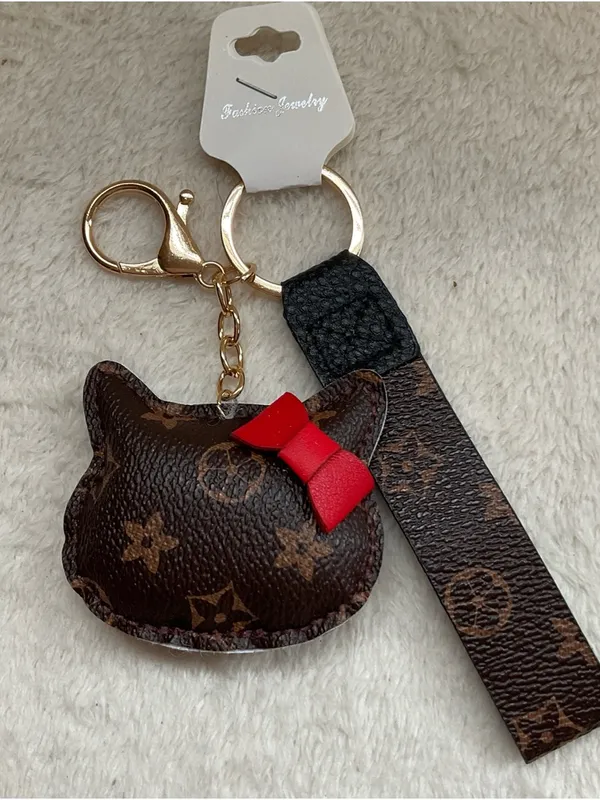 Cat-Shaped Brown Leather Key & Card Holder with Red Bow - Image 3