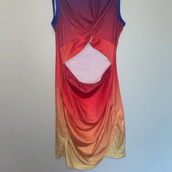 Amazon NWT-open back rainbow dress - Image 5